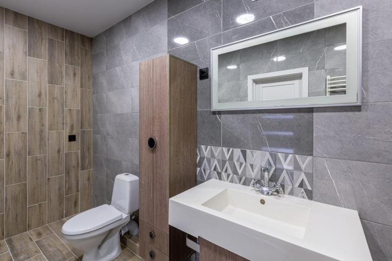 Le carrelage ou la fa&iuml;ence change l'ambiance d'une salle de bains &agrave; Luc&eacute;